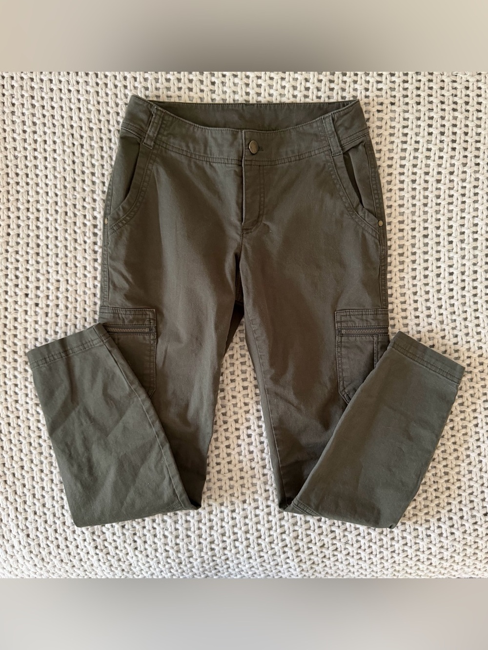 Athleta Organic Cotton Boulder Cargo Ankle Pants in Olive Army Green Size 0